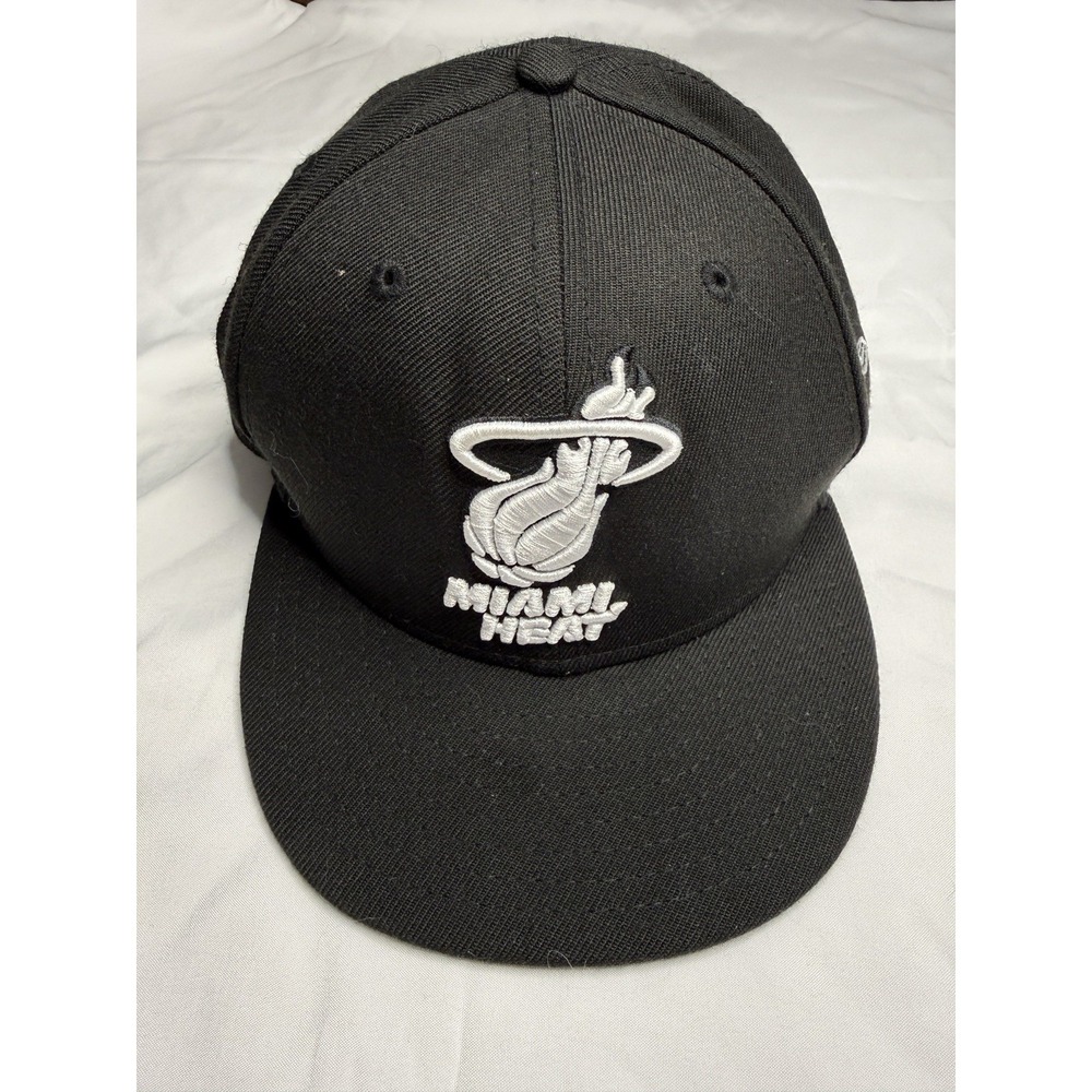 Miami Heat New Era 59FIFTY Fitted Hat 6 3/4 Black White NBA Basketball Cap